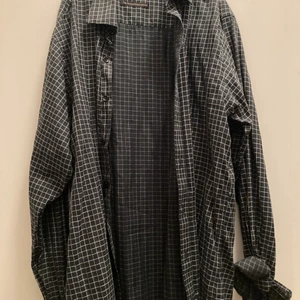 Skjorta - Rutig oversized skjorta 