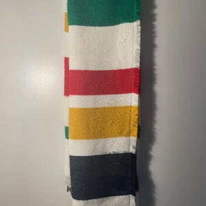 Hudson’s Bay Company halsduk  - Iconic Canadian Hudson’s Bay Company (HBC) wool-blend scarf. Very long.