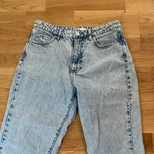 Jeans från Ginatricot, storlek 36 - Jeans från Ginatricot, storlek 36. Använda ett fåtal gånger, är i bra skick👍🏼