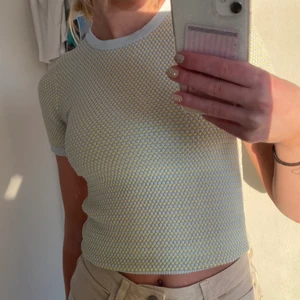 Tröja - Jättefin från zara! Fint skick! Frakt ingår! STÅR DET INTE SÅLD PÅ ANNONSEN FINNS DEN FORTFARANDE KVAR ❤️