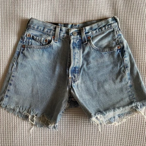  Levi’s Shorts  - Säljer dessa Levi’s shorts som dessvärre inte kommer till användning längre. Fint skick som varit favorit länge ❣️