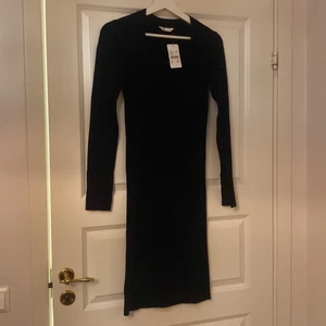 Klänning  - Fin klänning från Cubus som jag köpte för 400kr som jag nu säljer för 200kr. Den är helt ny med prislapp kvar på.  🖤