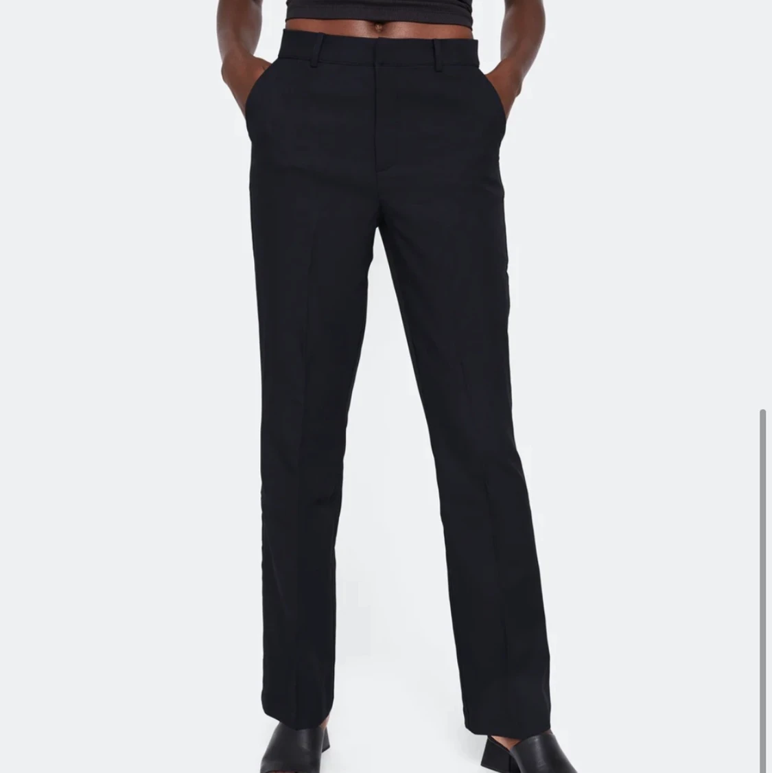 Svarta kostymbyxor  - 90