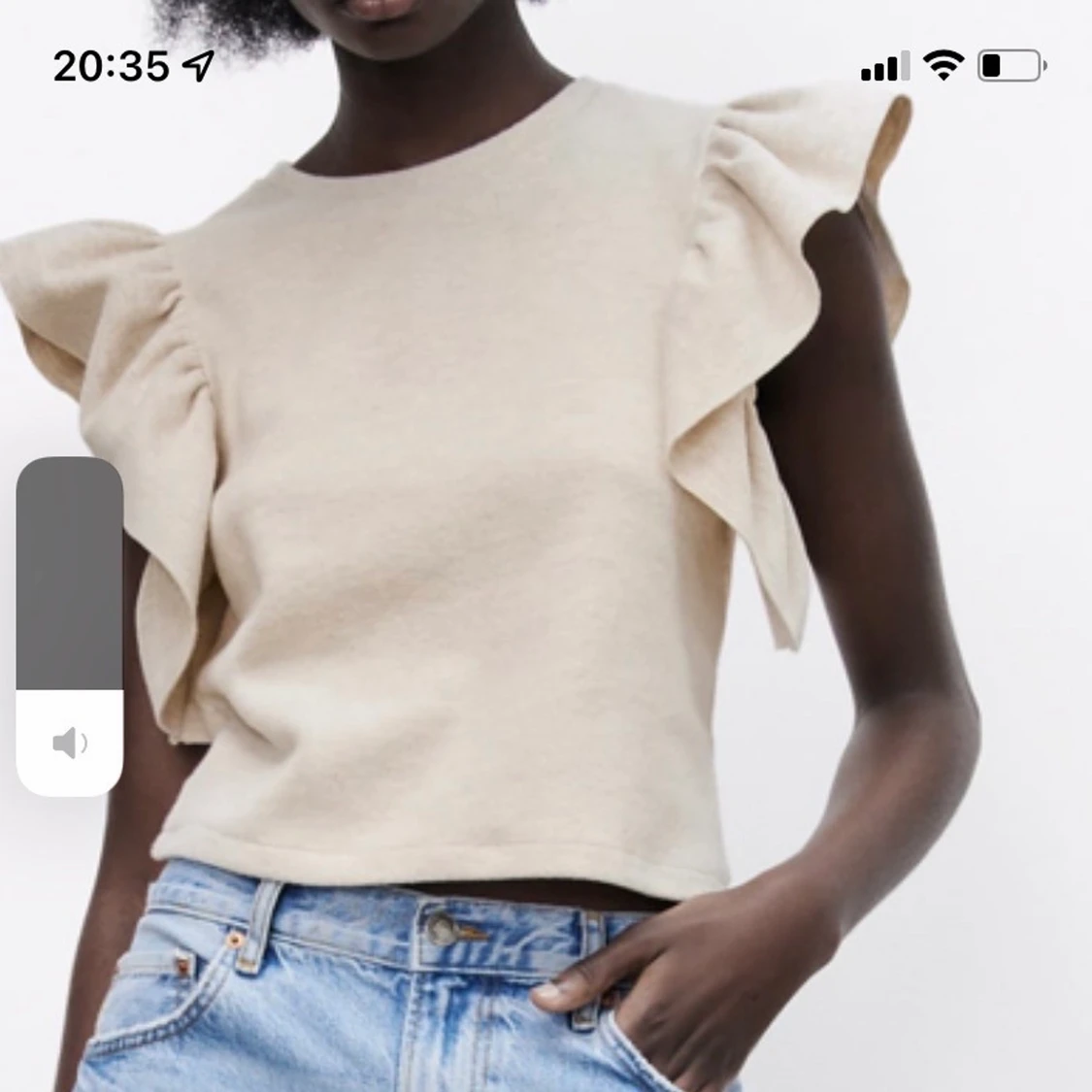 Helt ny topp med volanger frå Zara stl S