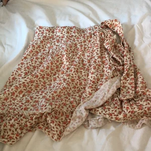 Kjol - Kjol från Gina tricot, kom privat för mer info❤️