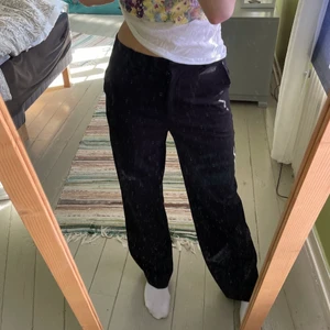 Svarta kostymbyxor - Svarta kostymbyxor från Angelica Blicks kollektion med NAKD🤍