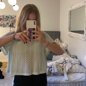Mintgröna blis - Säljer denna superfina blus för får inte användning för den längre tyvärr💓 använd fåtal gånger 