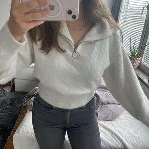 Stickad tröja🤍🤍 - Snygg stickad tröja  från hm med dragkedja🤍🤍