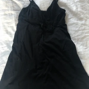 Klänning  - En svart klänning i strl M
