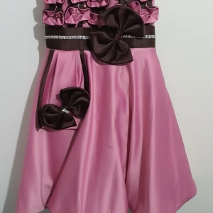 Girls dress - 4-5 years girls dress. One time use in a very good condition 