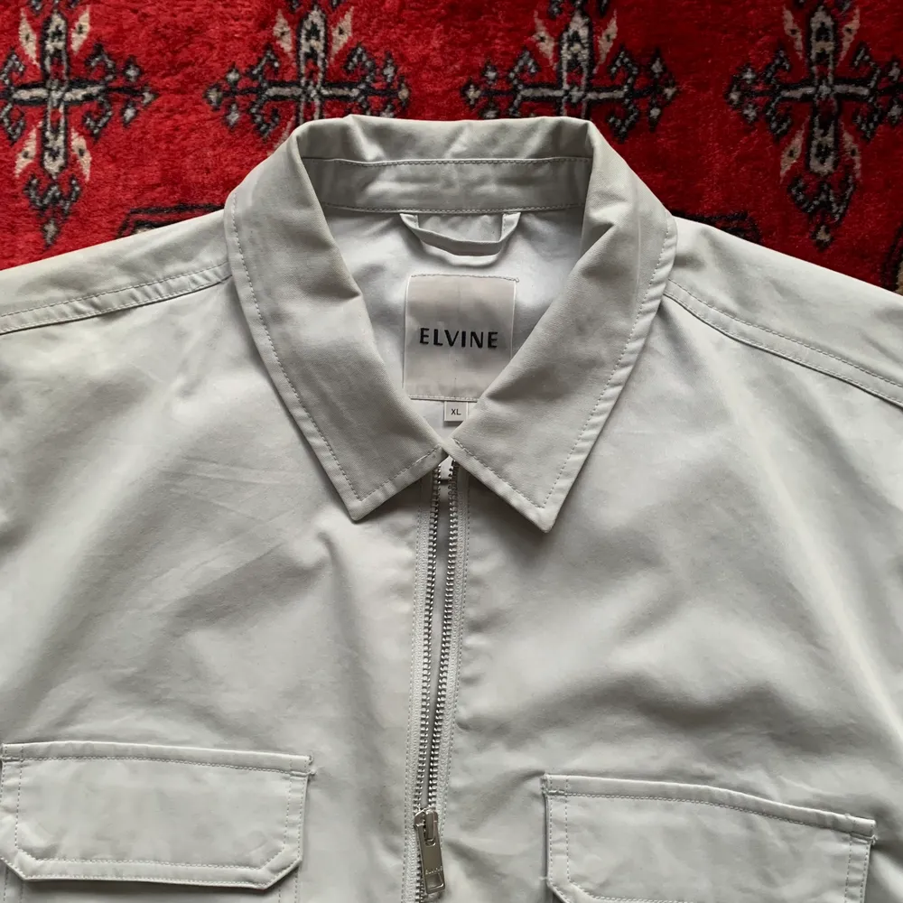 Skjortjacka som en overshirt, lätt och som ny utan större användning . Jackor.