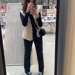 Beige väst - Beige väst från Lindex. Säljer pga inte min stil längre ! 💓