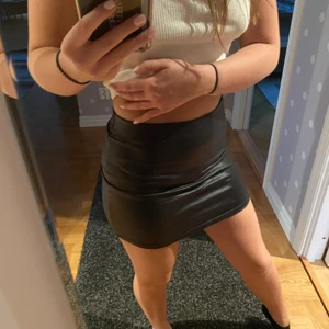 kjol - Snygg skinnkjol❤️‍🔥