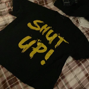 SHEIN  - Säljer denna balla tröjan som aldrig kommer till användning, använt bara några gånger