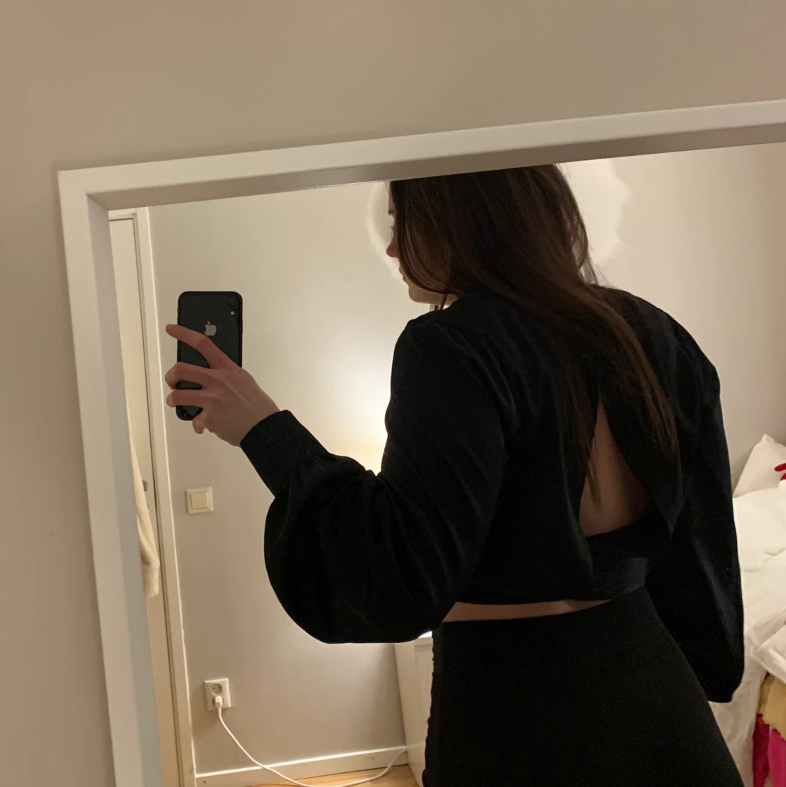 Svart topp med öppen rygg