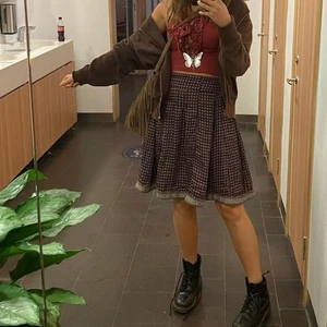 Längre kjol  - Säljer denna kjol! Frakt: 66kr🌸❤️