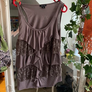 Brunt linne  - Säljer detta linne! 😇🌸 frakt: 66kr