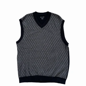 Pierre Cardin Vintage Vest - Skick 10/10.                                                                            Storlek XL men sitter mer som en L