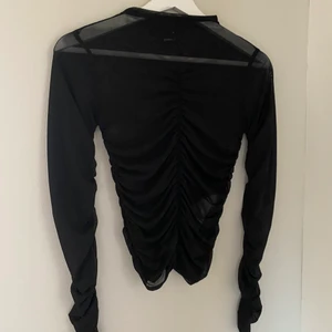 Topp - Smickrande topp, aldrig använd✨ frakt inräknat i priset