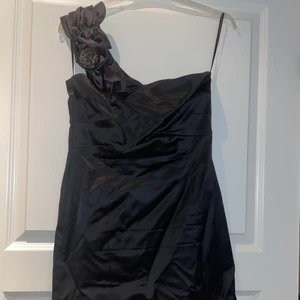 Klänning - Klänning storlek 38