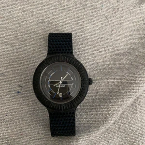 Hip Hip  klocka svart och blå  - Original gummi  Hip Hop klockan svart och grå , ny 