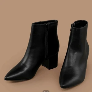 Pumps Shein - Svarta pumps från Shein, endast testade. (Frakt tillkommer) 🤍