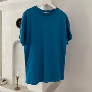 Acne studios t shirt  - Acne T-shirt i bra skick! Kom med bra bud eller trades. Storlek XS men sitter som en m