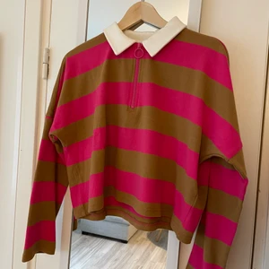 Randig rugbytröja från Monki  - Randig tröja använd 1-2 gånger från Monki, strl S 