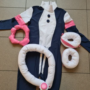 Uraraka Cosplay - Hej säljer min Uraraka cosplay. Storlek S-M. Passar mig som är 175 cm lång. Kan skickas med postnord spårbart 66 kr. Endast swish eller hämtning i Helsingborg.