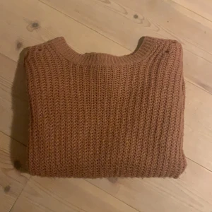 Stickad tröja💕 - Stickad tröja från lager 157, inte använde jätte mycket. Den är rosa och är storlek s. Passar även som storlek M.💕