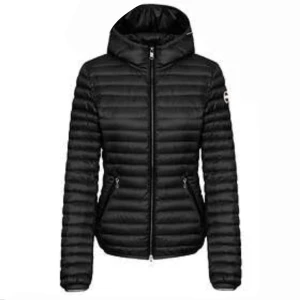 Colmar jacka  - Köpte jackan på plick men tyvärr var den lite för liten. Säljer den så billigt pga att dragkedjan är trasig så det går bara att ha jackan halv uppdragen. Frakt tillkommer! Vid snabb affär kan priset diskuteras❤️❤️