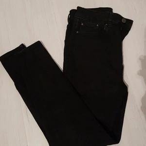 Svarta högmidjade jeans 🌸 - 🌸Perfekta jeans för dig med lite längre ben