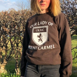 Vintage tröja - Vintagetröja i en lagom oversized-model i storlek S. Frakt tillkommer 📦