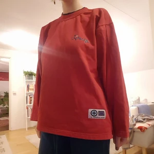 Vintage sweatshirt  - Jättefin Sweatshirt från humana. Använd men i bra skick! Storlek M. Frakt tillkommer! 