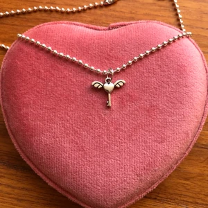 Halsband<3 - halsband<3 50kr och frakten är gratis!