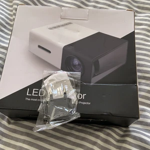 Mini projektor  - Mini projektor svart och vit 