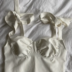 Fest topp - Jättefin topp till sommaren, kortare i modellen