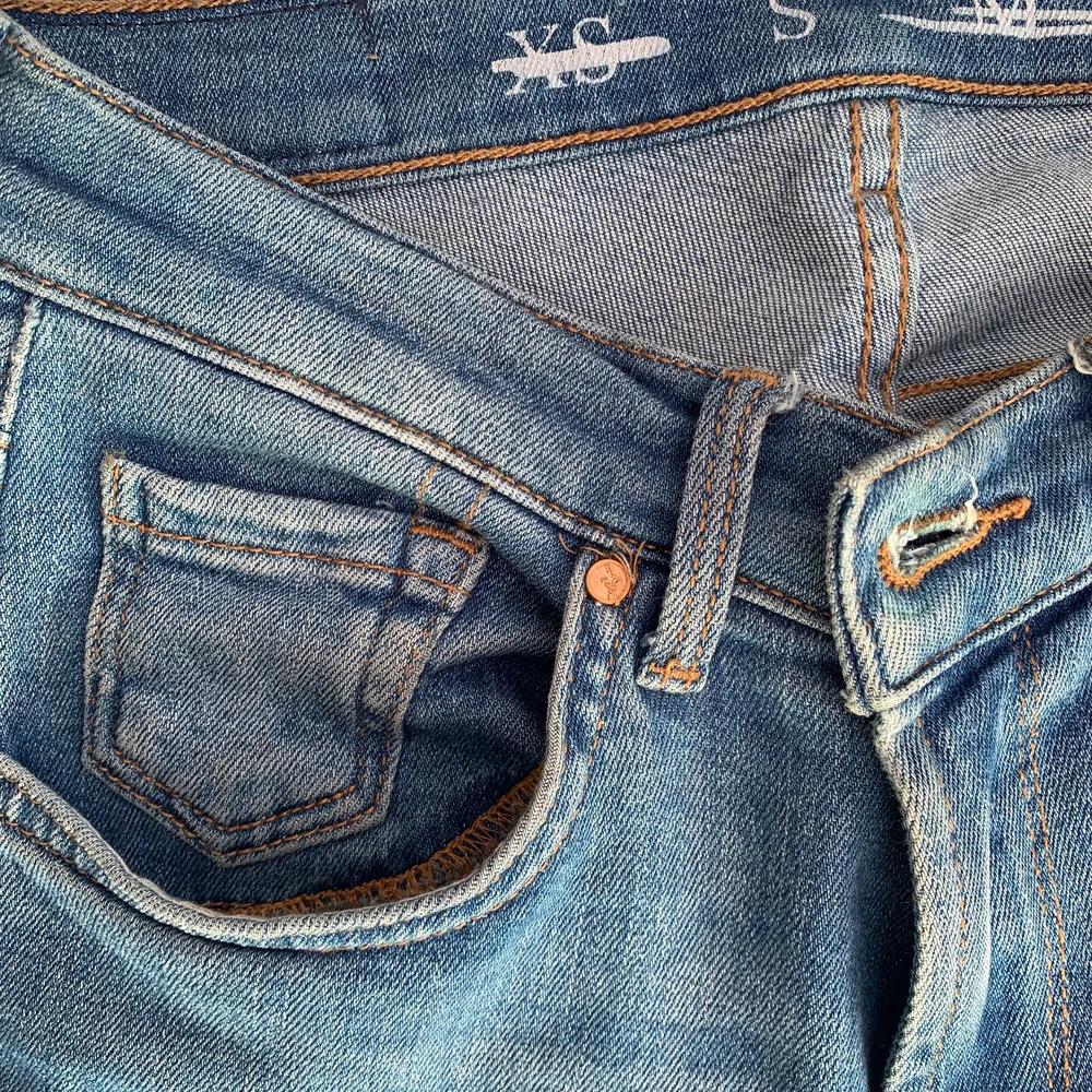 Snygga bootcut jeans i storlek S! Köparen står för frakten..💖!. Jeans & Byxor.