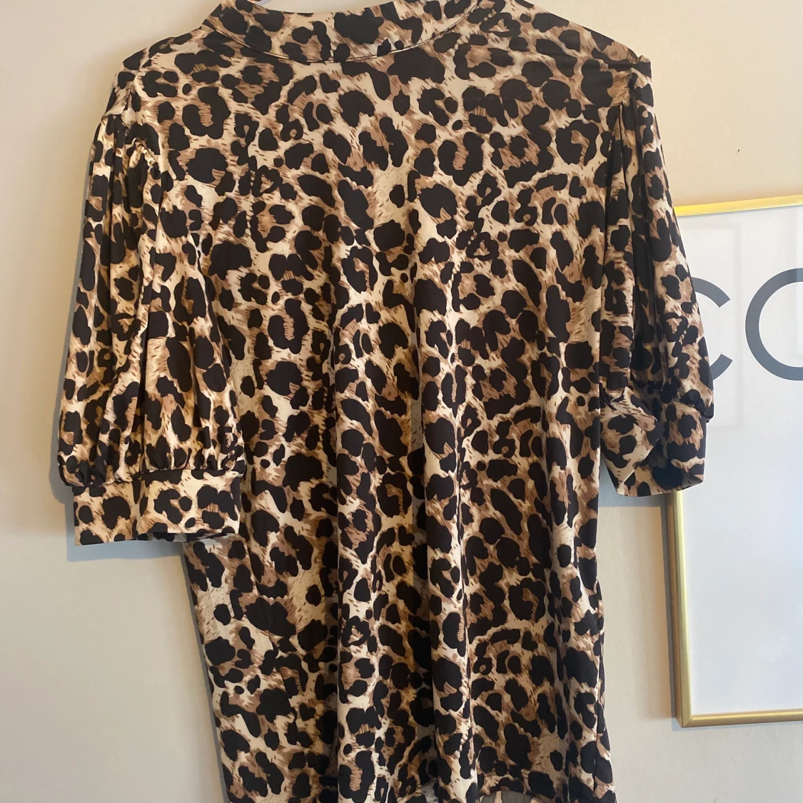 Leopard blus