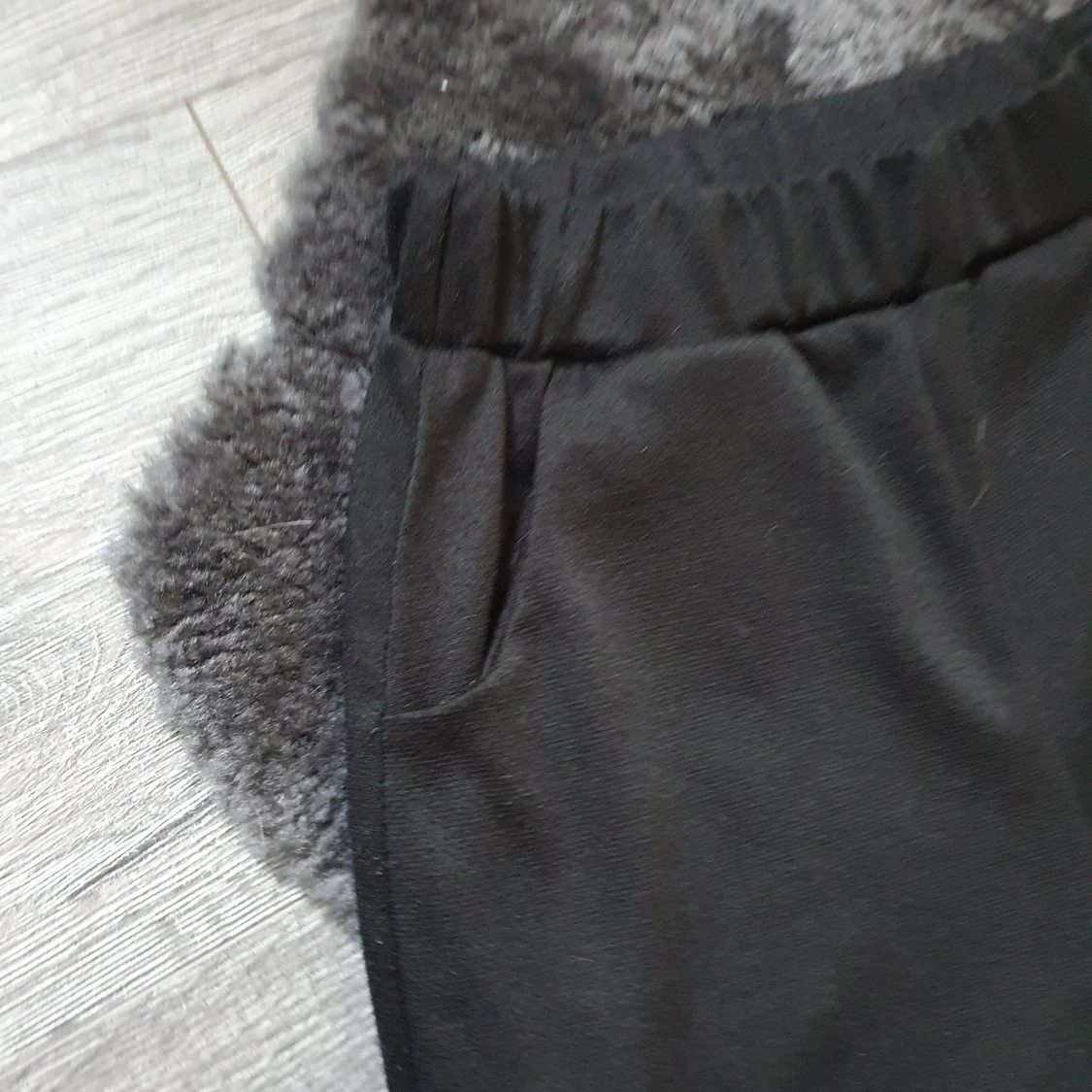 Svarta byxor storlek XS - 91