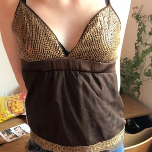  Super sött brunt Linné köpt second hand -  Bra skick, Funkar för xs-m. Kan mötas upp i Stockholm eller posta💗
