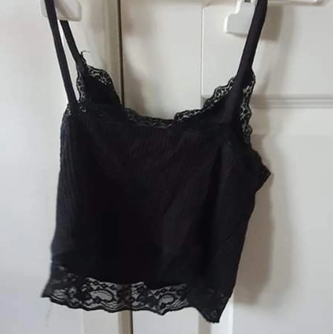 Svart Linne med spets  - 90