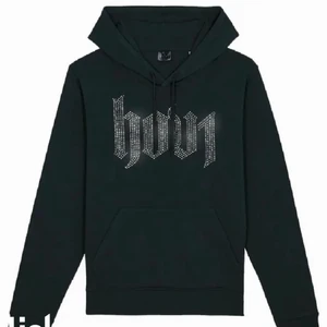SÖKER!!  - Söker någon av dessa hoodies från Hov1 i storlek XS!
