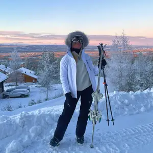 Som ny, använd en vecka. Köptes nyligen🥰