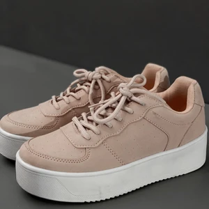 Chunky sneakers nude - Nelly perfect chunky sneakers - nude storlek 36. Aldrig använda