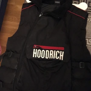 Hoodrich väst - Har använt den några gånger men den har inga skador