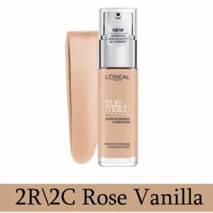 Foundation - Säljer denna foundation ifrån Loreal Paris i färgen 2.R/2.C Vanille rose den är inte så mörk nästan oanvänd säljer pga tyckte inte om den på min hud typ hah💕💕 Kommer självklart plasta in i bubbelplast innan den skickas så den inte går sönder💕