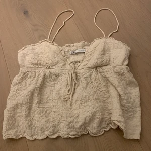 Zara topp - Jättefin topp från Zara, använd ett fåtal gånger.