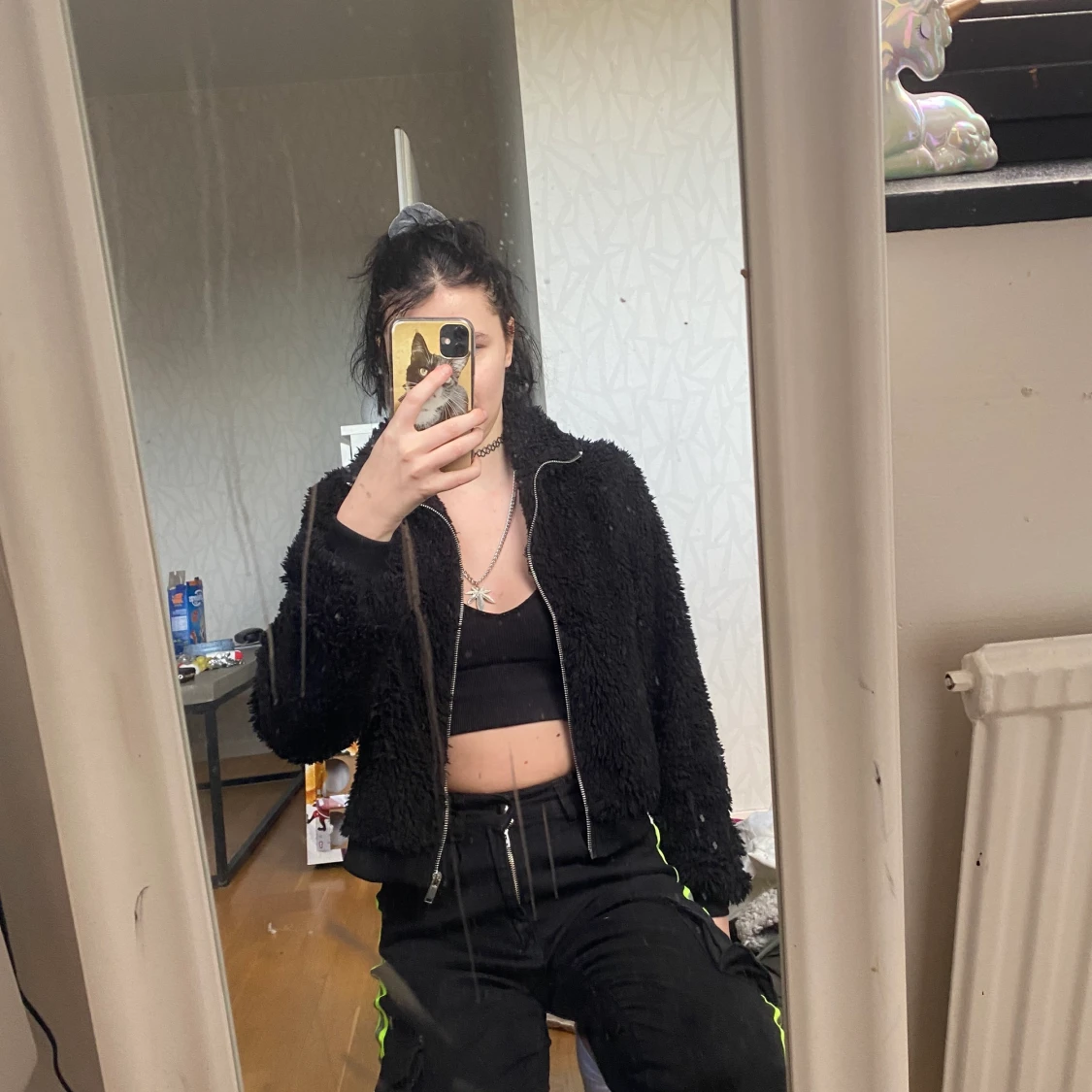 Svart fluffig kofta  - 90