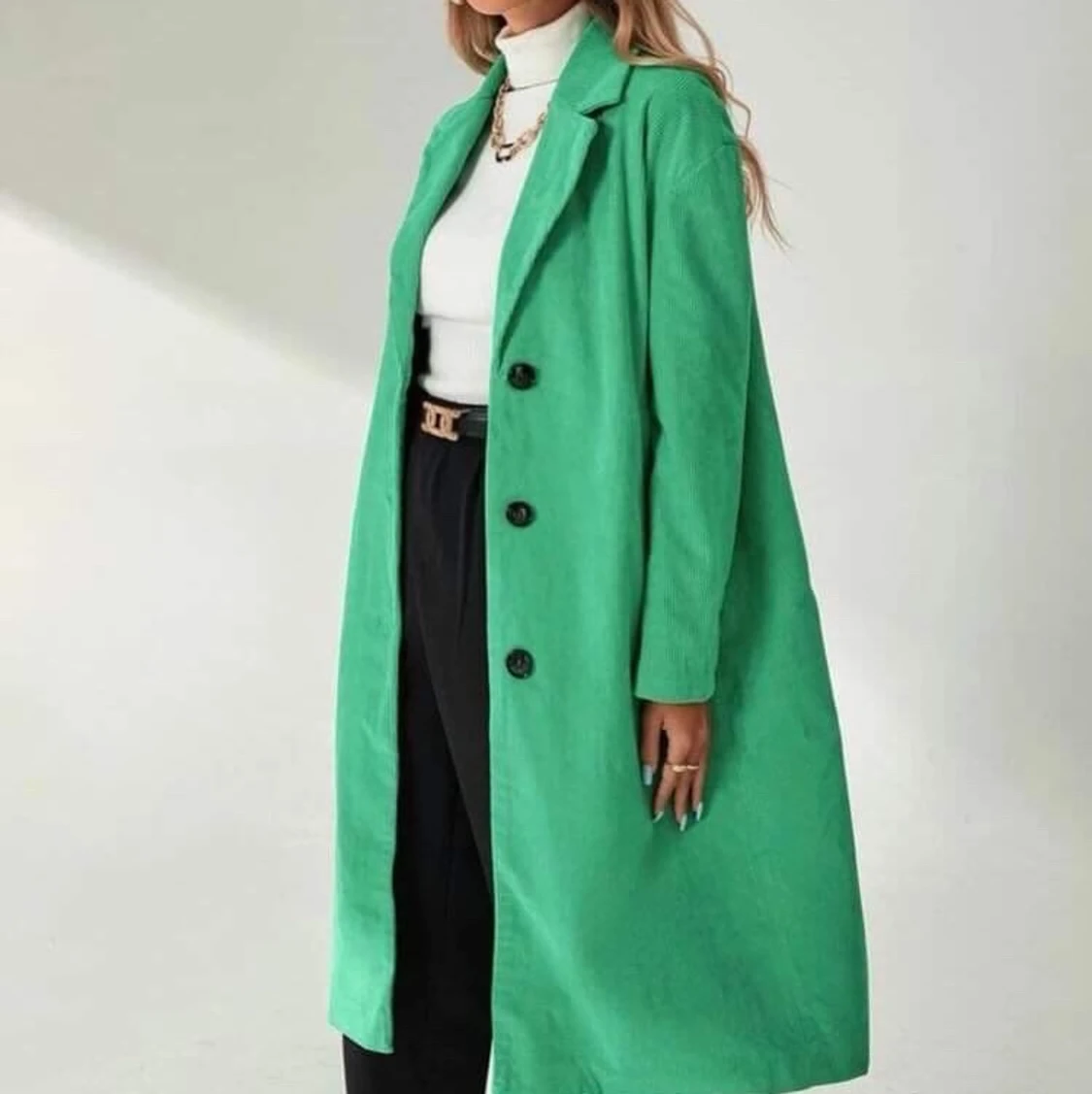 Fed ubrugt lang grøn jakke s